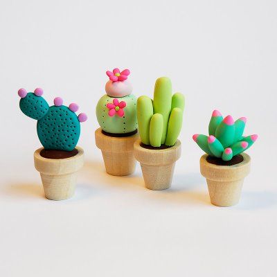 Cactus hechos en porcelana fría